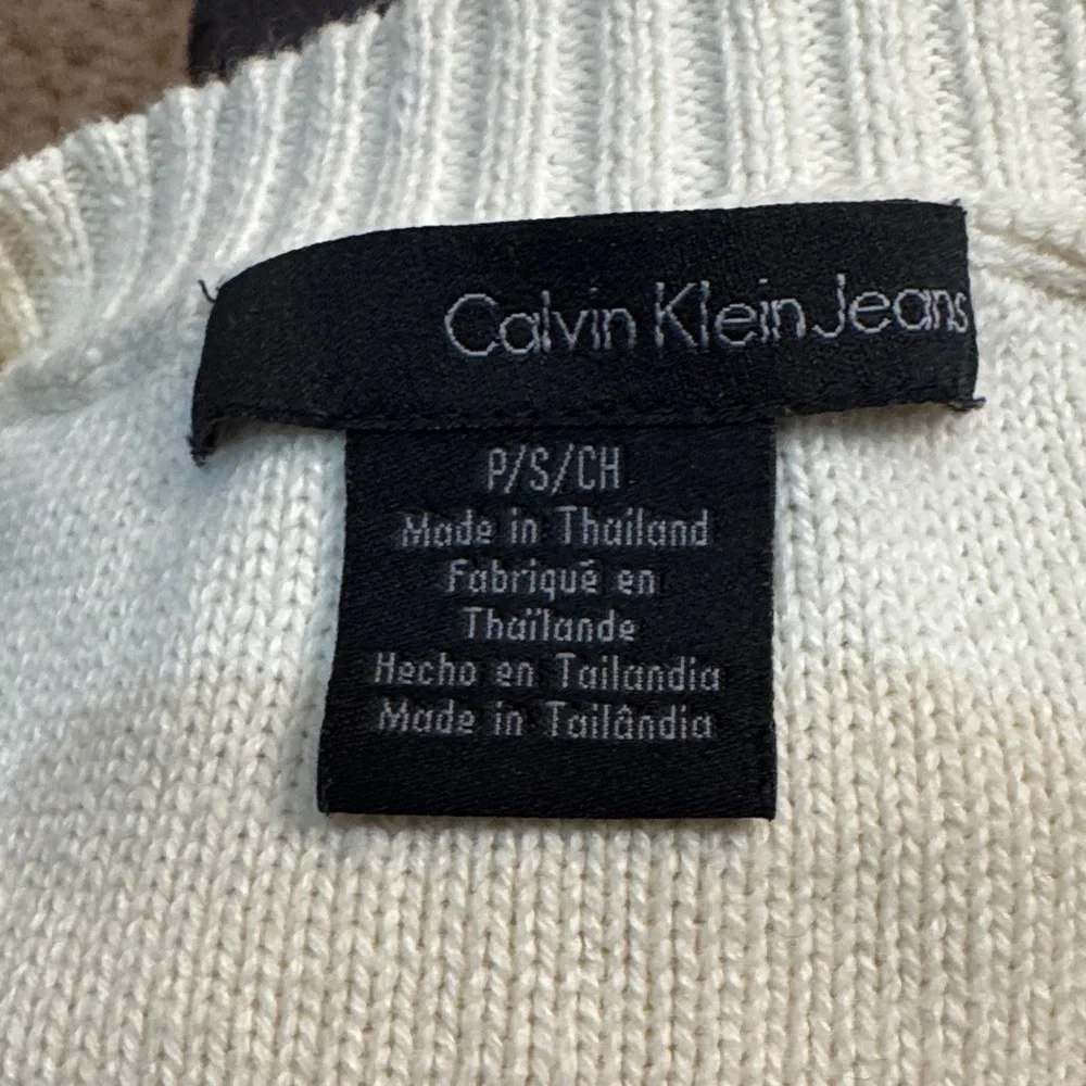Calvin Klein Jeans Cream V-Neck Sweater - Picture 5 of 6
